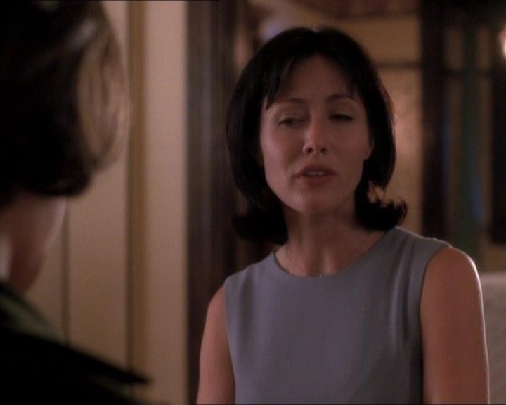 Charmed-Online_dot_net-1x01SomethingWiccaThisWayComes0499.jpg