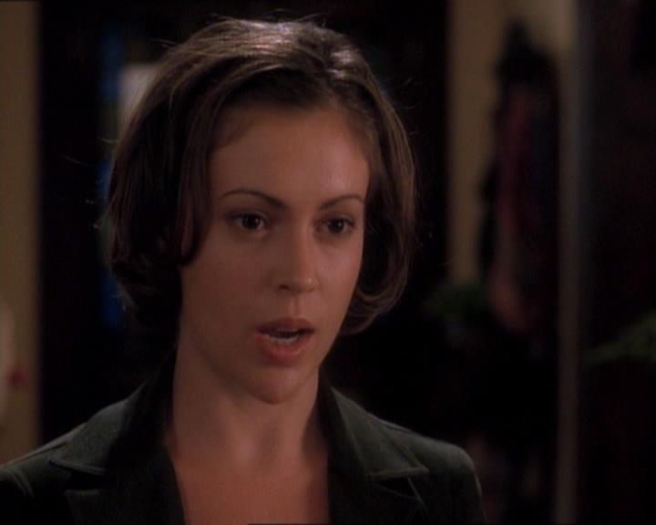 Charmed-Online_dot_net-1x01SomethingWiccaThisWayComes0504.jpg