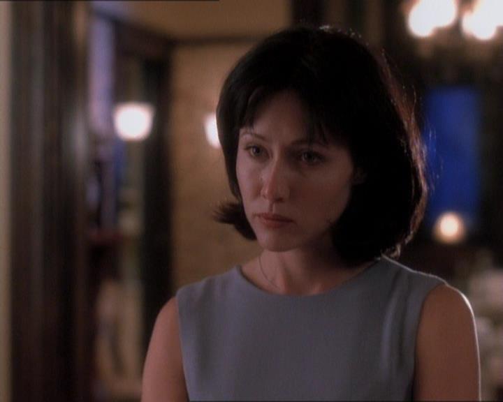 Charmed-Online_dot_net-1x01SomethingWiccaThisWayComes0510.jpg