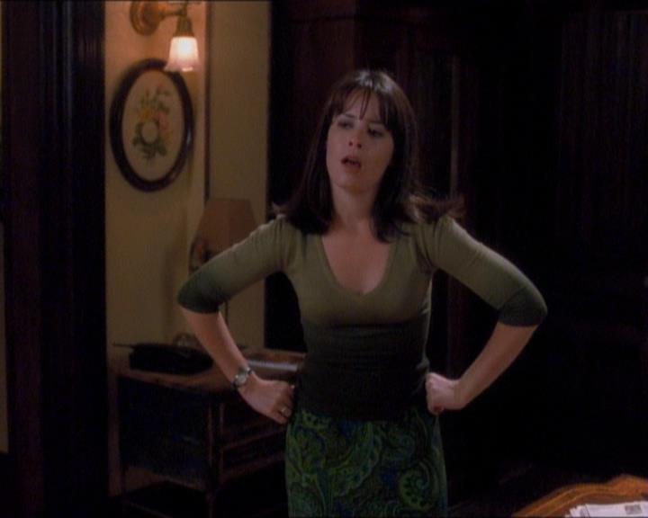 Charmed-Online_dot_net-1x01SomethingWiccaThisWayComes0519.jpg