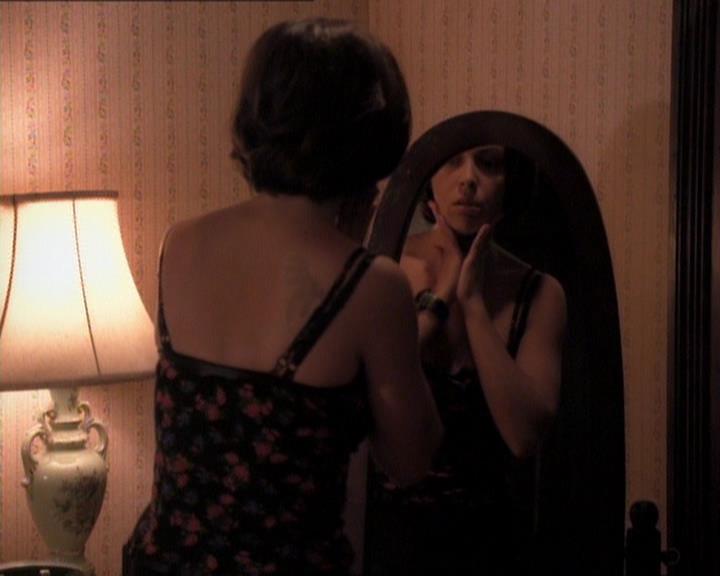 Charmed-Online_dot_net-1x01SomethingWiccaThisWayComes0532.jpg Charmed-Online_dot_net-1x01SomethingWiccaThisWayComes0532.jpg