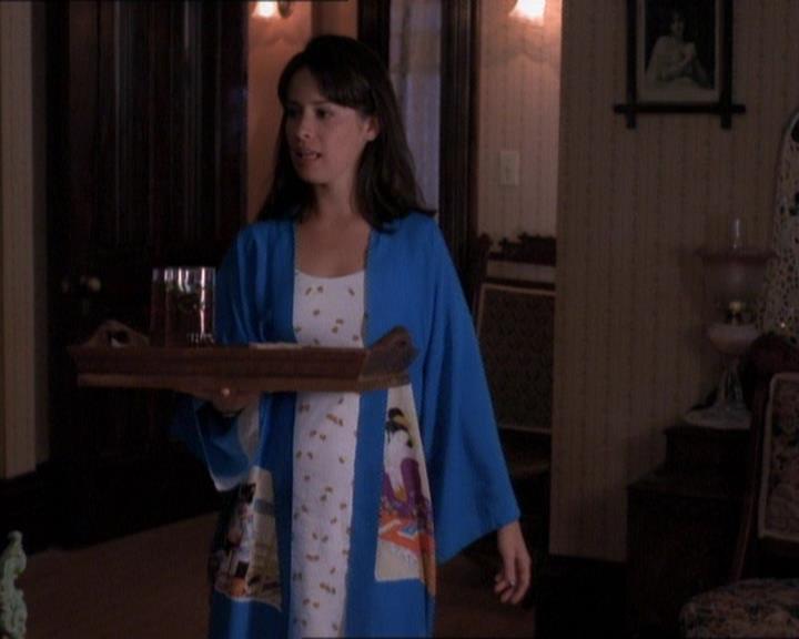 Charmed-Online_dot_net-1x01SomethingWiccaThisWayComes0541.jpg Charmed-Online_dot_net-1x01SomethingWiccaThisWayComes0541.jpg