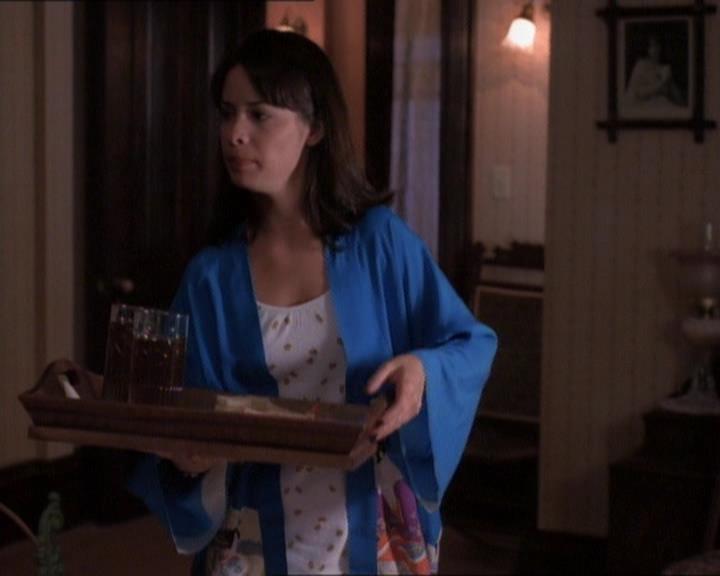 Charmed-Online_dot_net-1x01SomethingWiccaThisWayComes0544.jpg