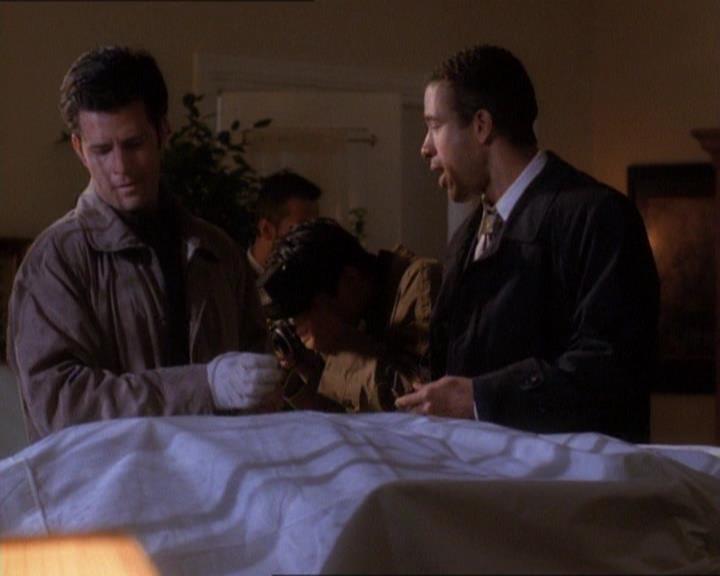 Charmed-Online_dot_net-1x01SomethingWiccaThisWayComes0606.jpg