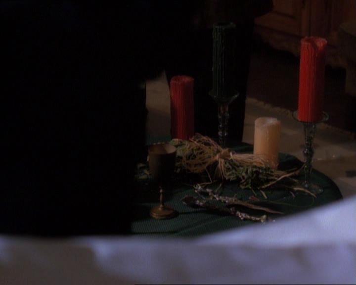 Charmed-Online_dot_net-1x01SomethingWiccaThisWayComes0609.jpg Charmed-Online_dot_net-1x01SomethingWiccaThisWayComes0609.jpg