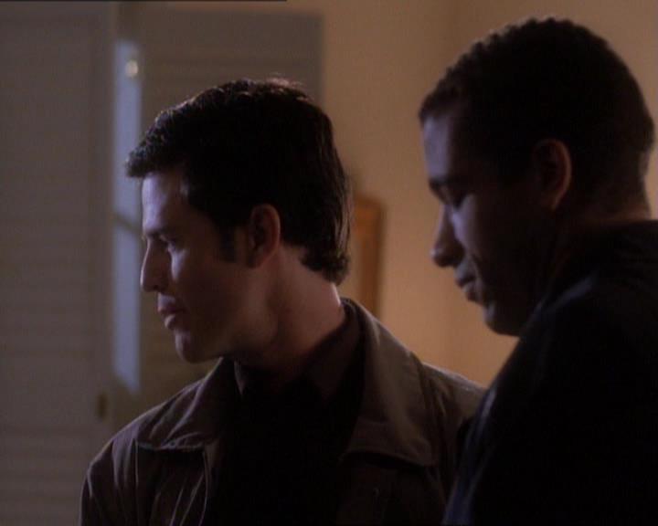 Charmed-Online_dot_net-1x01SomethingWiccaThisWayComes0616.jpg Charmed-Online_dot_net-1x01SomethingWiccaThisWayComes0616.jpg