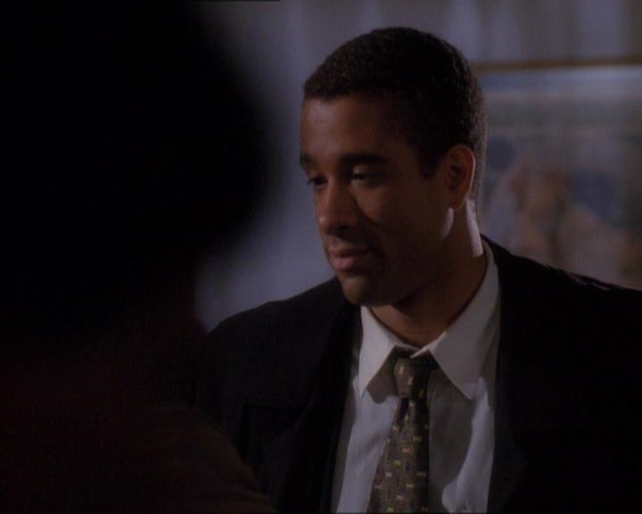 Charmed-Online_dot_net-1x01SomethingWiccaThisWayComes0622.jpg Charmed-Online_dot_net-1x01SomethingWiccaThisWayComes0622.jpg