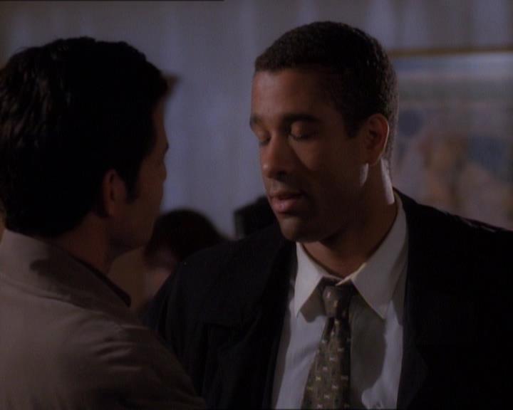 Charmed-Online_dot_net-1x01SomethingWiccaThisWayComes0634.jpg Charmed-Online_dot_net-1x01SomethingWiccaThisWayComes0634.jpg