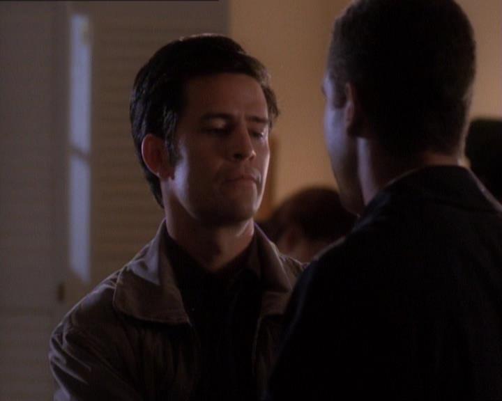 Charmed-Online_dot_net-1x01SomethingWiccaThisWayComes0637.jpg