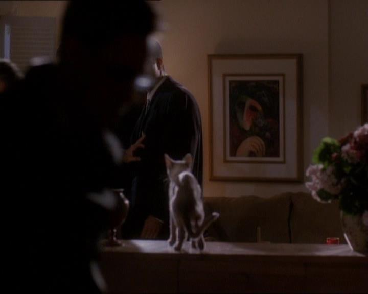 Charmed-Online_dot_net-1x01SomethingWiccaThisWayComes0644.jpg Charmed-Online_dot_net-1x01SomethingWiccaThisWayComes0644.jpg