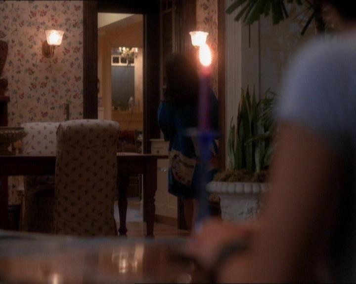 Charmed-Online_dot_net-1x01SomethingWiccaThisWayComes0693.jpg Charmed-Online_dot_net-1x01SomethingWiccaThisWayComes0693.jpg