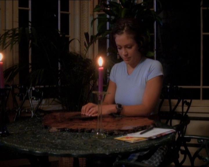 Charmed-Online_dot_net-1x01SomethingWiccaThisWayComes0696.jpg Charmed-Online_dot_net-1x01SomethingWiccaThisWayComes0696.jpg