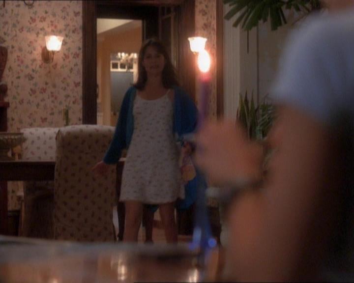 Charmed-Online_dot_net-1x01SomethingWiccaThisWayComes0708.jpg Charmed-Online_dot_net-1x01SomethingWiccaThisWayComes0708.jpg