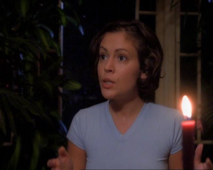 Charmed-Online_dot_net-1x01SomethingWiccaThisWayComes0719.jpg Charmed-Online_dot_net-1x01SomethingWiccaThisWayComes0719.jpg