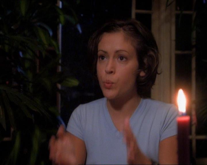 Charmed-Online_dot_net-1x01SomethingWiccaThisWayComes0722.jpg