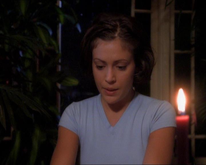 Charmed-Online_dot_net-1x01SomethingWiccaThisWayComes0724.jpg Charmed-Online_dot_net-1x01SomethingWiccaThisWayComes0724.jpg