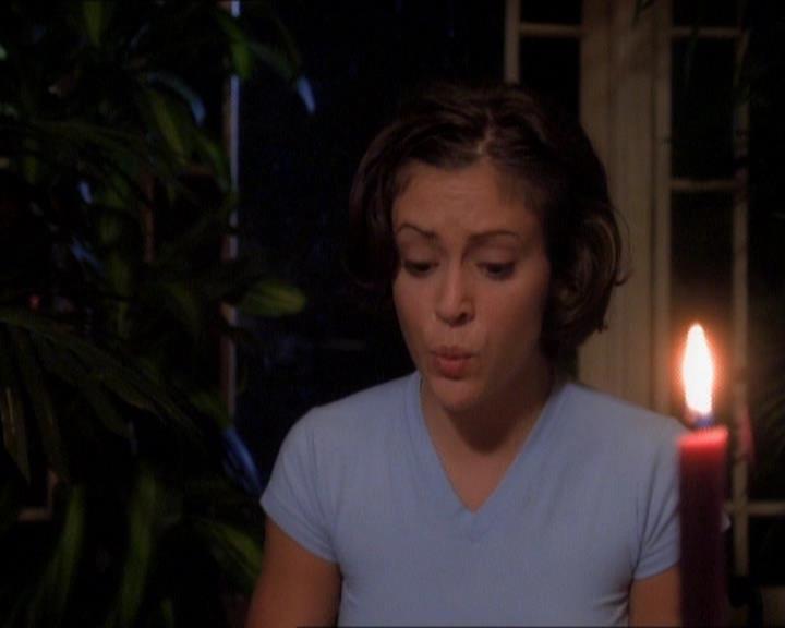 Charmed-Online_dot_net-1x01SomethingWiccaThisWayComes0736.jpg Charmed-Online_dot_net-1x01SomethingWiccaThisWayComes0736.jpg
