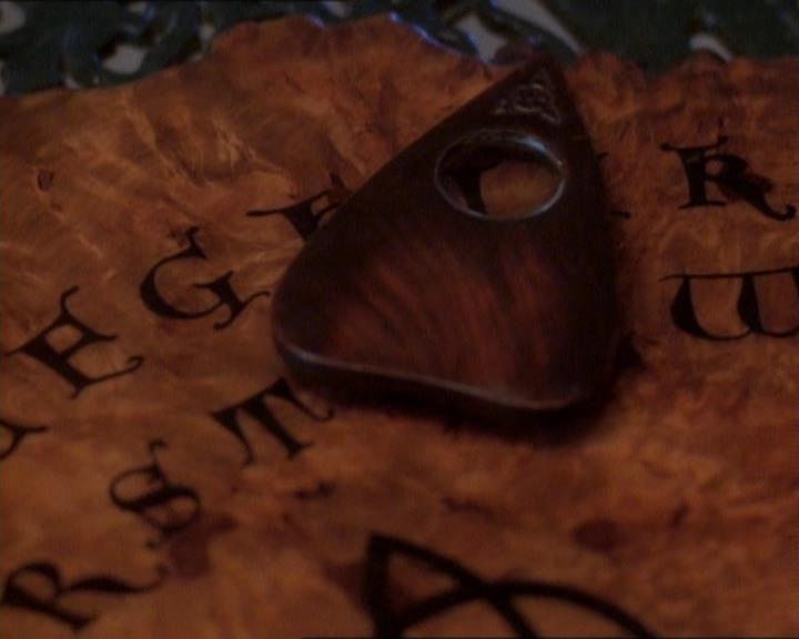 Charmed-Online_dot_net-1x01SomethingWiccaThisWayComes0742.jpg Charmed-Online_dot_net-1x01SomethingWiccaThisWayComes0742.jpg