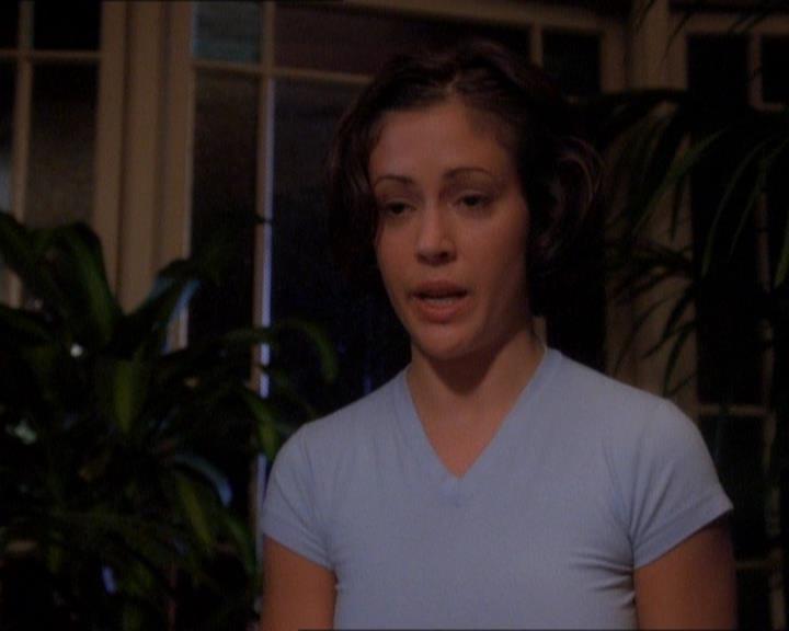 Charmed-Online_dot_net-1x01SomethingWiccaThisWayComes0747.jpg Charmed-Online_dot_net-1x01SomethingWiccaThisWayComes0747.jpg