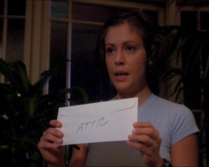 Charmed-Online_dot_net-1x01SomethingWiccaThisWayComes0757.jpg Charmed-Online_dot_net-1x01SomethingWiccaThisWayComes0757.jpg