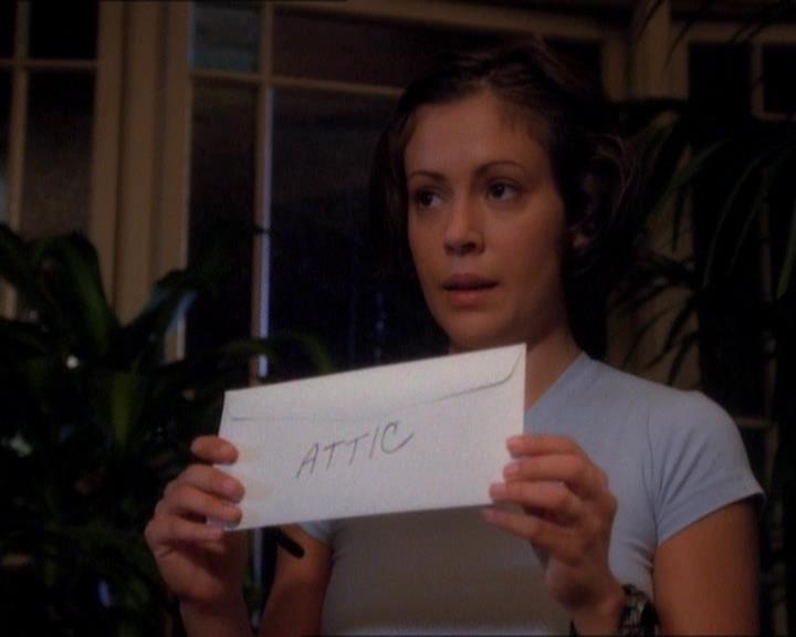 Charmed-Online_dot_net-1x01SomethingWiccaThisWayComes0758.jpg Charmed-Online_dot_net-1x01SomethingWiccaThisWayComes0758.jpg