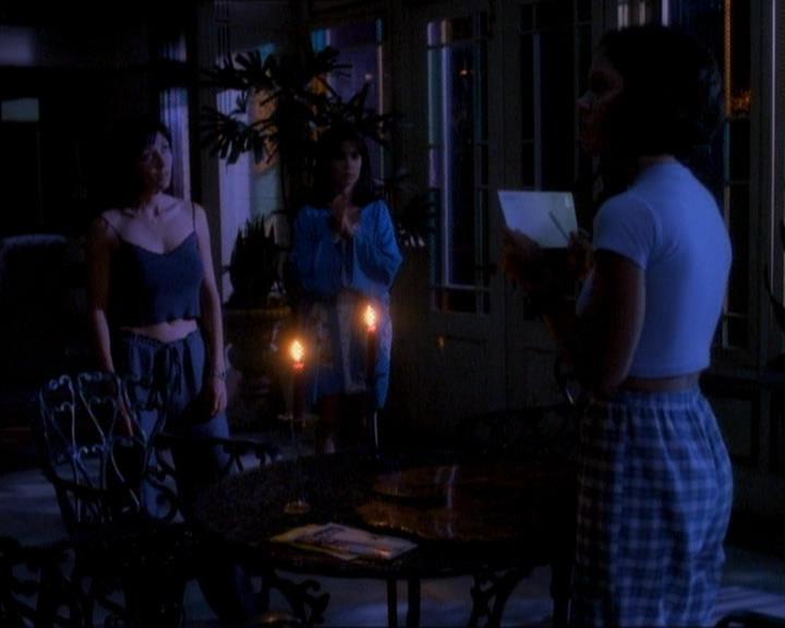 Charmed-Online_dot_net-1x01SomethingWiccaThisWayComes0762.jpg