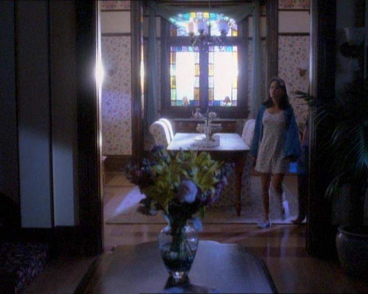 Charmed-Online_dot_net-1x01SomethingWiccaThisWayComes0765.jpg