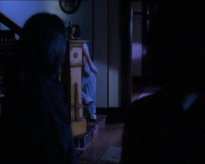 Charmed-Online_dot_net-1x01SomethingWiccaThisWayComes0806.jpg Charmed-Online_dot_net-1x01SomethingWiccaThisWayComes0806.jpg