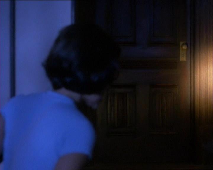 Charmed-Online_dot_net-1x01SomethingWiccaThisWayComes0817.jpg Charmed-Online_dot_net-1x01SomethingWiccaThisWayComes0817.jpg