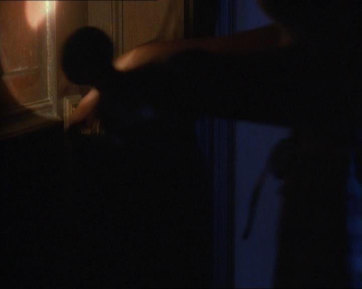 Charmed-Online_dot_net-1x01SomethingWiccaThisWayComes0821.jpg Charmed-Online_dot_net-1x01SomethingWiccaThisWayComes0821.jpg