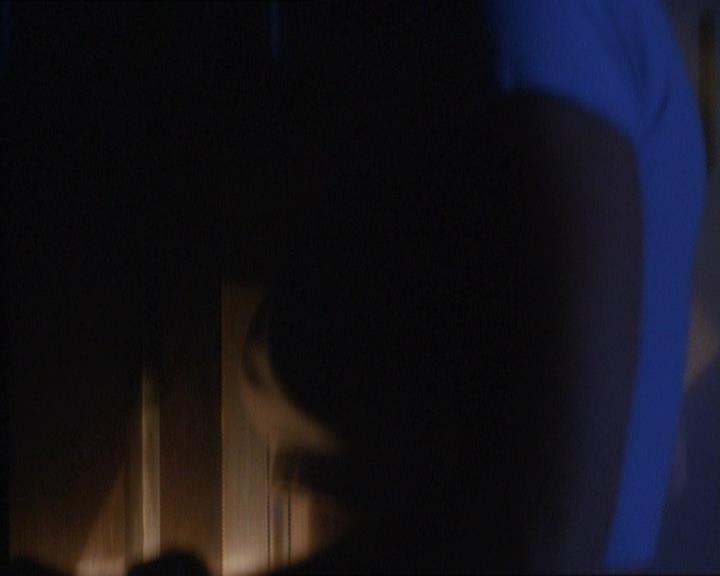 Charmed-Online_dot_net-1x01SomethingWiccaThisWayComes0822.jpg Charmed-Online_dot_net-1x01SomethingWiccaThisWayComes0822.jpg