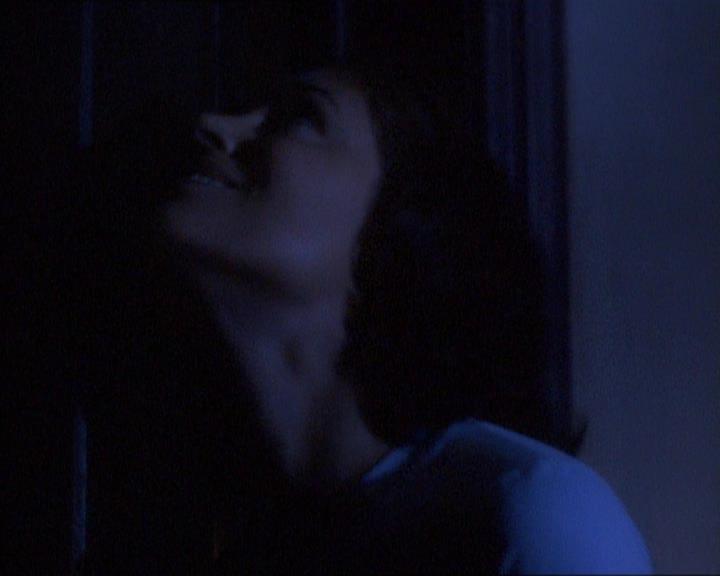 Charmed-Online_dot_net-1x01SomethingWiccaThisWayComes0825.jpg Charmed-Online_dot_net-1x01SomethingWiccaThisWayComes0825.jpg