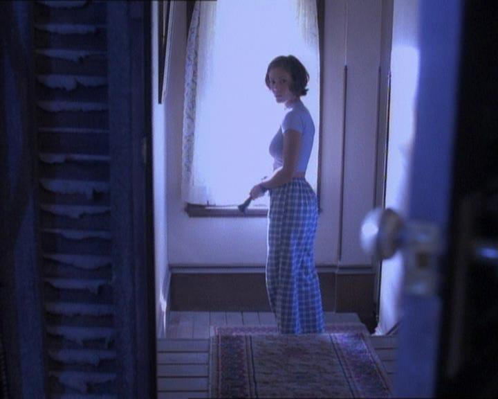 Charmed-Online_dot_net-1x01SomethingWiccaThisWayComes0834.jpg Charmed-Online_dot_net-1x01SomethingWiccaThisWayComes0834.jpg