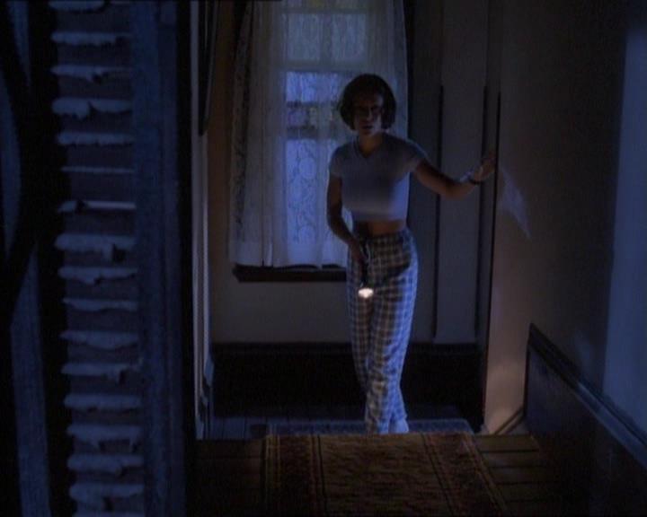 Charmed-Online_dot_net-1x01SomethingWiccaThisWayComes0840.jpg Charmed-Online_dot_net-1x01SomethingWiccaThisWayComes0840.jpg