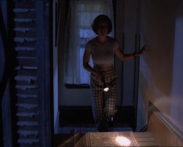Charmed-Online_dot_net-1x01SomethingWiccaThisWayComes0842.jpg Charmed-Online_dot_net-1x01SomethingWiccaThisWayComes0842.jpg