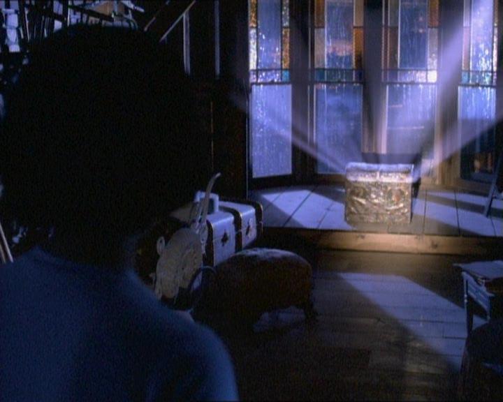 Charmed-Online_dot_net-1x01SomethingWiccaThisWayComes0866.jpg