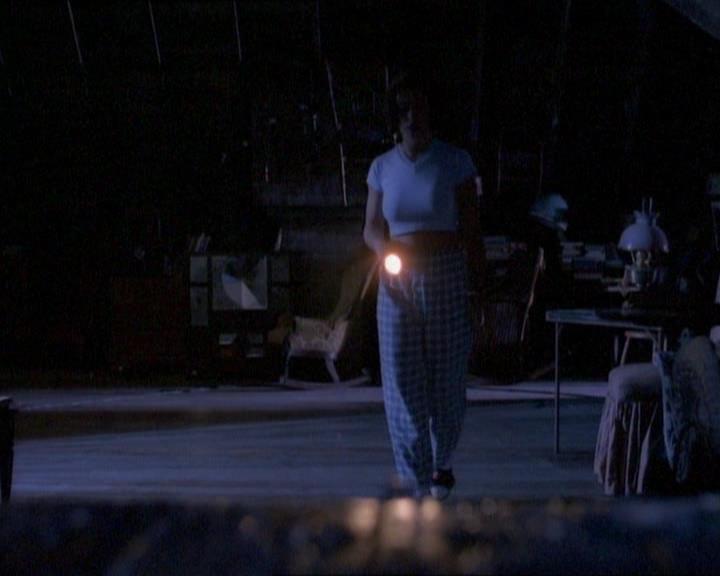 Charmed-Online_dot_net-1x01SomethingWiccaThisWayComes0870.jpg