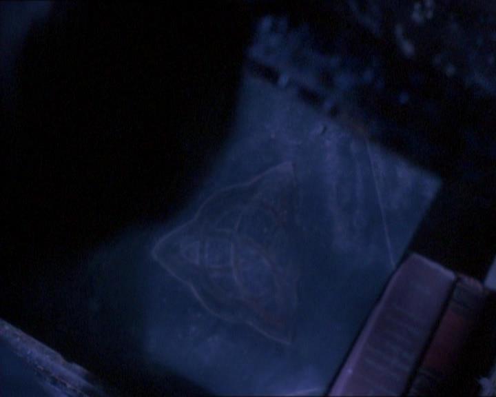 Charmed-Online_dot_net-1x01SomethingWiccaThisWayComes0880.jpg Charmed-Online_dot_net-1x01SomethingWiccaThisWayComes0880.jpg