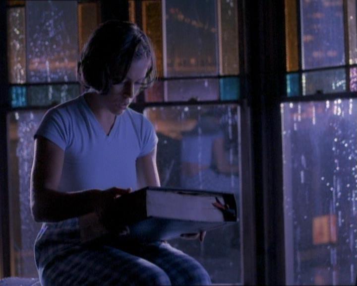 Charmed-Online_dot_net-1x01SomethingWiccaThisWayComes0892.jpg