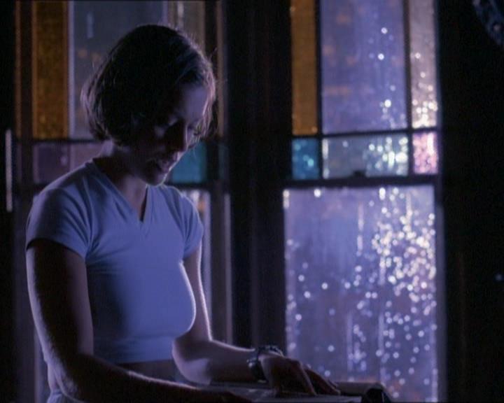 Charmed-Online_dot_net-1x01SomethingWiccaThisWayComes0911.jpg Charmed-Online_dot_net-1x01SomethingWiccaThisWayComes0911.jpg