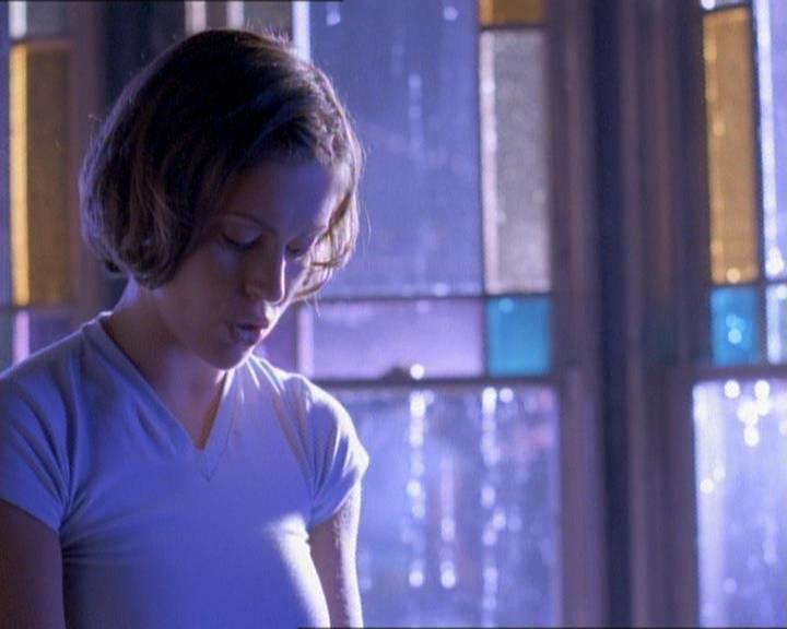 Charmed-Online_dot_net-1x01SomethingWiccaThisWayComes0916.jpg Charmed-Online_dot_net-1x01SomethingWiccaThisWayComes0916.jpg