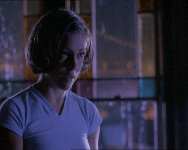 Charmed-Online_dot_net-1x01SomethingWiccaThisWayComes0931.jpg