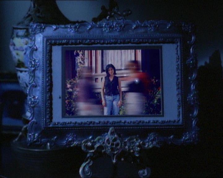 Charmed-Online_dot_net-1x01SomethingWiccaThisWayComes0945.jpg