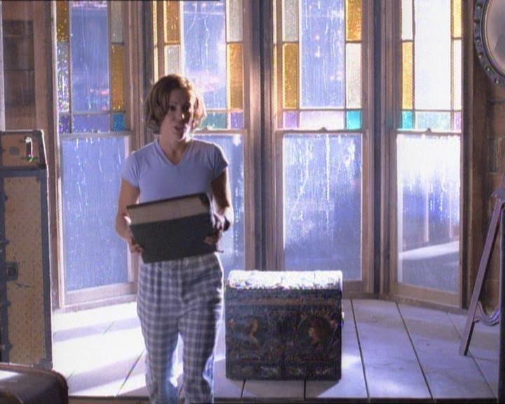 Charmed-Online_dot_net-1x01SomethingWiccaThisWayComes0955.jpg