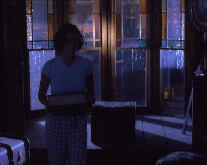 Charmed-Online_dot_net-1x01SomethingWiccaThisWayComes0956.jpg