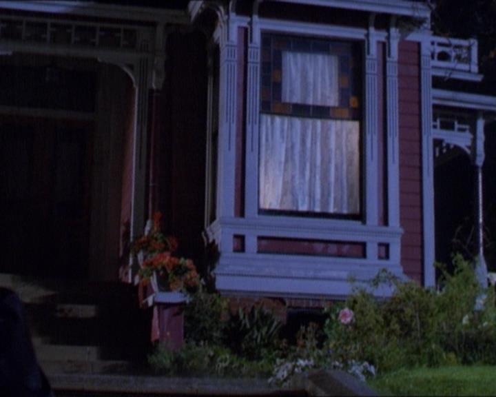 Charmed-Online_dot_net-1x01SomethingWiccaThisWayComes0994.jpg