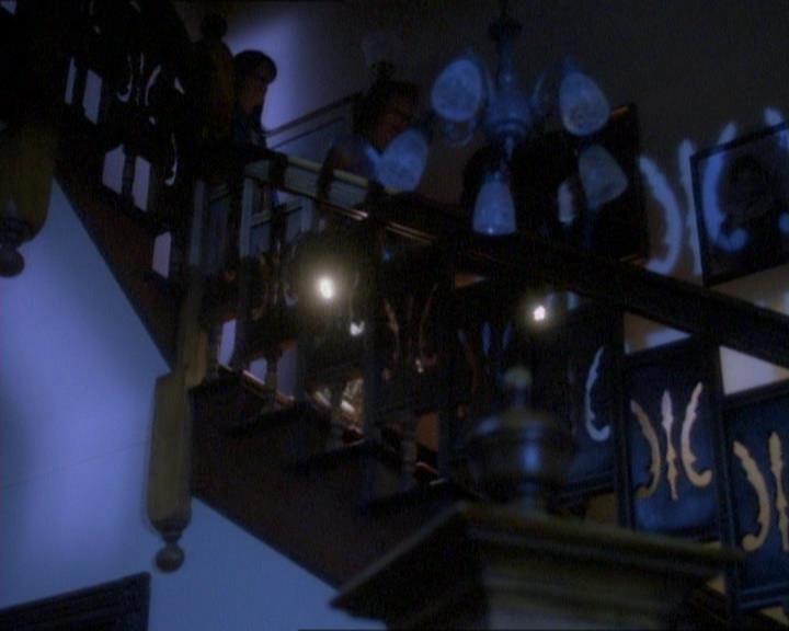 Charmed-Online_dot_net-1x01SomethingWiccaThisWayComes1004.jpg Charmed-Online_dot_net-1x01SomethingWiccaThisWayComes1004.jpg