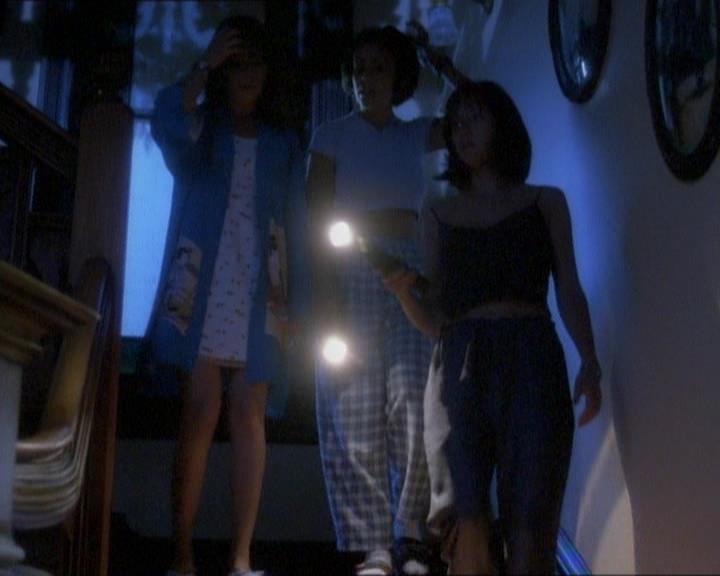 Charmed-Online_dot_net-1x01SomethingWiccaThisWayComes1012.jpg Charmed-Online_dot_net-1x01SomethingWiccaThisWayComes1012.jpg