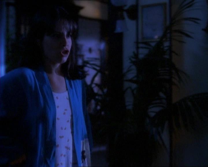 Charmed-Online_dot_net-1x01SomethingWiccaThisWayComes1022.jpg