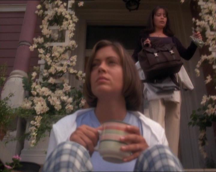 Charmed-Online_dot_net-1x01SomethingWiccaThisWayComes1056.jpg